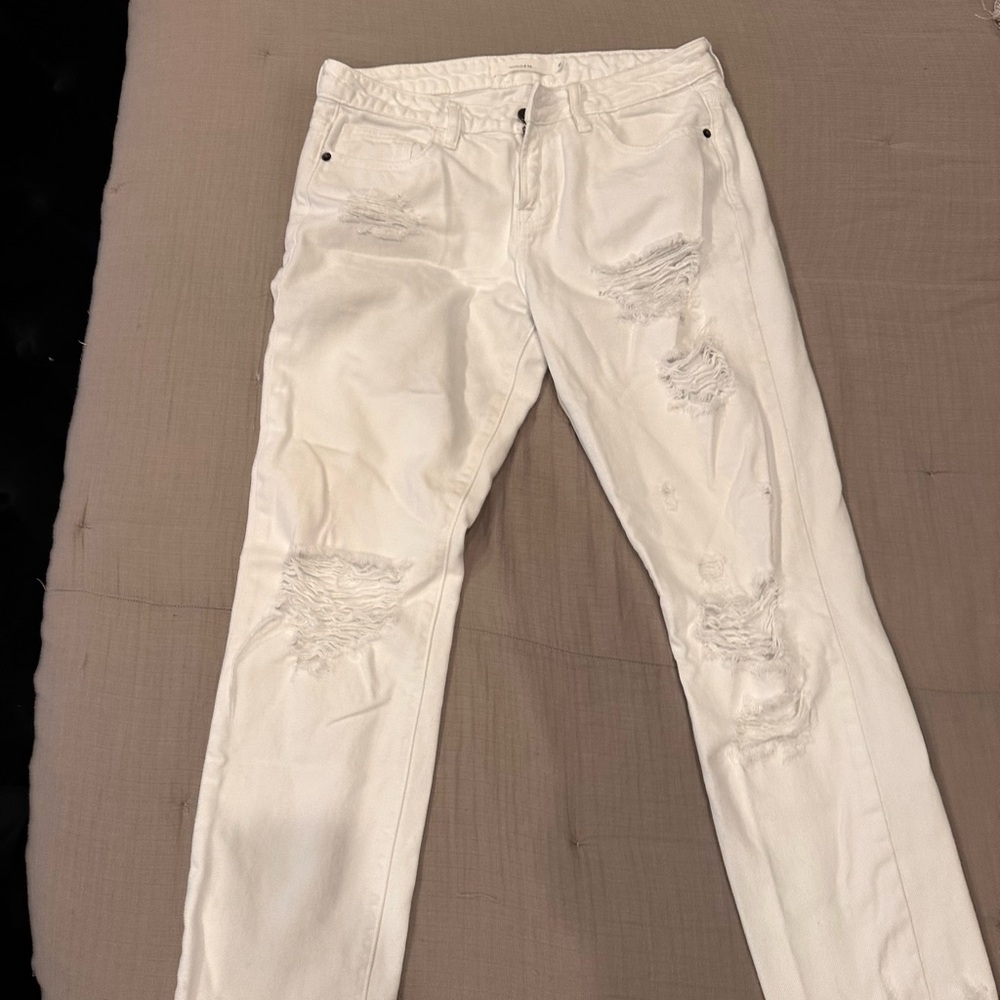 Women's White Distressed Boyfriend Jeans